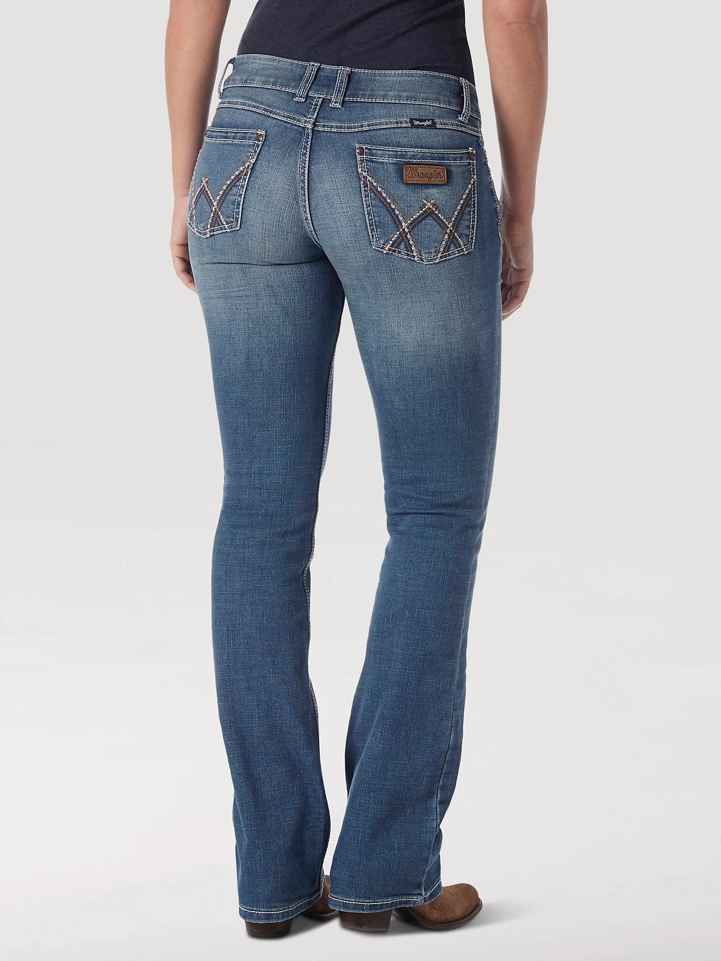 WOMEN'S WRANGLER RETRO MAE JEAN IN DEADWOOD 1 WOMEN'S WRANGLER RETRO MAE JEAN IN DEADWOOD