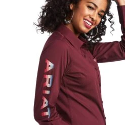 ARIAT TEAM LOGO KIRBY MAROON SERAPE LADIES SHIRT -HerraduraDeOro 000000 WE 0000000000000 7e1cde75 969b 4a06 95f9 0c9c77921db8