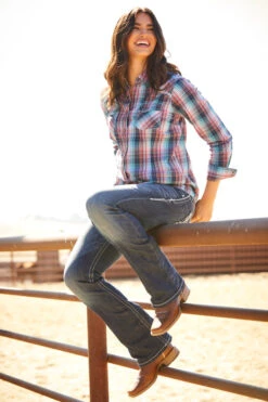 Ariat International Women's REAL Perfect Rise Stretch Rosa Boot Cut Jean