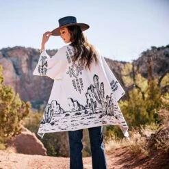 ARIAT WOMEN'S DESERT SCENE CARDIGAN -HerraduraDeOro 00000WE21 1 a13064af 23d9 40c5 9675 8a3166d45c50