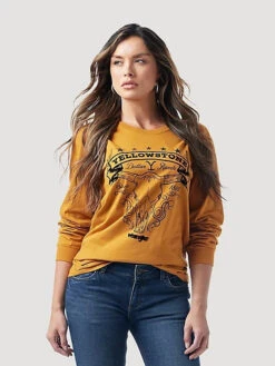 WRANGLER X YELLOWSTONE WOMEN'S STEERHEAD LONG SLEEVE TEE IN CURRY