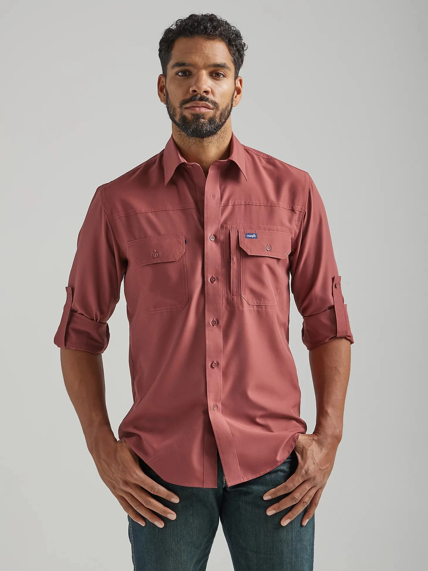 MENS WRANGLER PERFORMANCE BUTTON LONG SLEEVE SOLID SHIRT 1 MENS WRANGLER PERFORMANCE BUTTON LONG SLEEVE SOLID SHIRT