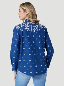 WOMEN'S WRANGLER RETRO AMERICANA BANDANA WESTERN SNAP SHIRT IN BLUE PRINT*FREE SHIPPING* FREE GIFT* 7 WOMEN'S WRANGLER RETRO AMERICANA BANDANA WESTERN SNAP SHIRT IN BLUE PRINT*FREE SHIPPING* FREE GIFT* -HerraduraDeOro 3 77da0889 a2f1 4d99 8036 8c5d4844f11b