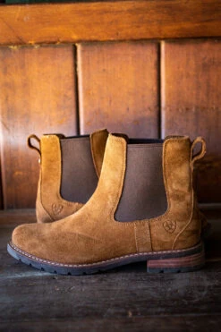 ARIAT WOMEN'S WEXFORD BOOTS - ROUND TOE *FREE SHIPPING* *FREE ARIAT T-SHIRT WITH PURCHASE* -HerraduraDeOro 7 S23 WMS ENG Carmel Copenhaver 1937 RTL