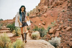 Ariat Women's Chimayo Southwestern Print Cape Coat -HerraduraDeOro F22 WMS WEST GhostRanch LaCunha Shot 04 10344 RTL