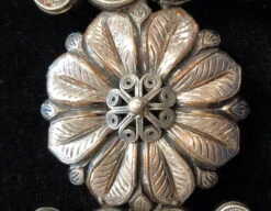 HEBILLA CHARRA FILIGRANA. CHARRO BUCKLE WITH A CONCHO IN THE MIDDLE WITH FILIGRANA WORK -HerraduraDeOro Filgrana 2 WITH A CONCHO 01 02 2019
