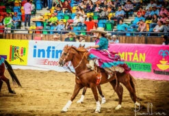 BOTA DE ESTILO ESCARAMUZA PARA DAMA EN COLOR HUESO DE GAMOSA -HerraduraDeOro PICTURE 3 02 20 2019 e81debbb c23c 427e 8bfd 6f755cd75c04