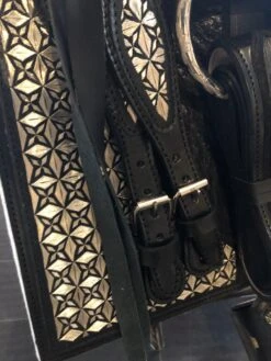 BLACK MEXICAN SADDLE WITH SLIVER EMBROIDERY AND OSTRICH LEATHER -HerraduraDeOro SLIVER AND OSTRICH SADDLE 6 02 01 2019