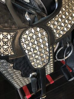 BLACK MEXICAN SADDLE WITH SLIVER EMBROIDERY AND OSTRICH LEATHER -HerraduraDeOro SLIVER AND OSTRICH SADDLE 8 02 01 2019