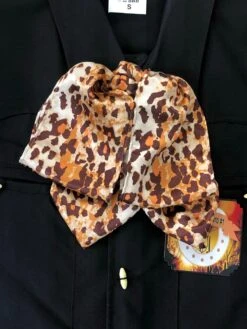 MOŇO DE CHARRO DE SEDA DE COLORS DE LEOPARDO GORGEOUS SILK LEOPARD CHARRO TIE -HerraduraDeOro image 1226b505 6819 4381 b5c0 11eb660ad44d