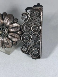HEBILLA CHARRA FILIGRANA. CHARRO BUCKLE WITH A CONCHO IN THE MIDDLE WITH FILIGRANA WORK -HerraduraDeOro image 1312a7af 5804 4e15 9d96 13e67aa56bc7