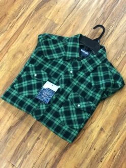 MEN'S WRANGLER RETRO® LONG SLEEVE FLANNEL WESTERN SNAP PLAID SHIRT IN GREEN/BLACK -HerraduraDeOro image 1824cca8 6277 47d6 a64a 71db291dc644