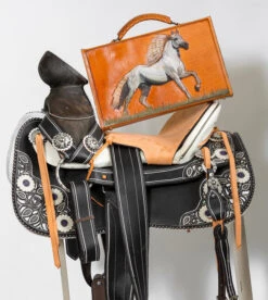 HANCRAFTED BEAUTIFUL TOOLED LEATHER PORTFOLIO LAPTOP CASE.