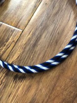 RIENDAS CHARRAS BLANCAS CON AZUL Y NEGRO. WHITE AND BLUE AND BLACK CHARRO HORSE REINS -HerraduraDeOro image 35af9cbb 74a3 4ebc 9d80 294644dbed5f