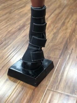 CANILLERAS DE CABALLO NEGRAS CON CAMPANA.BLACK LEATHER COMO BOOTS. -HerraduraDeOro image 3e3592df bce8 4904 aca6 eec3acaf7e89