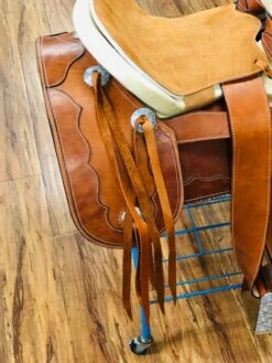 MONTURA CHARRA COLOR MIEL PARA CABALLO -HerraduraDeOro image 43915411 aa4a 4239 b0a3 5ce5ffda05d8