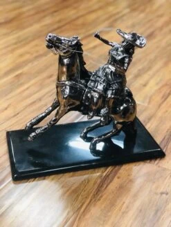 ESCARAMUZA -HerraduraDeOro image 521935fb 694f 4edf b038 f235805e4bcb