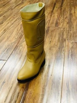 BOTA DE ESTILO ESCARAMUZA PARA DAMA EN COLOR BAYO 18 BOTA DE ESTILO ESCARAMUZA PARA DAMA EN COLOR BAYO -HerraduraDeOro image 5b3e9583 f9a3 41db 8bd2 fc821a29114e