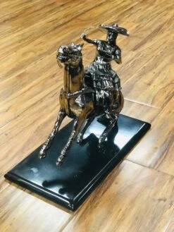 ESCARAMUZA -HerraduraDeOro image 694de09d a5c3 40c7 8ccd 2fa8fec20c33