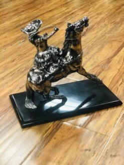 ESCARAMUZA -HerraduraDeOro image 6f73a17a 4a4e 4d6f adf3 af49ec59d60b