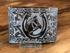 Hebilla Charra De Acero Inoxidable Con Herradura Y Caballo Y Greca Grabado