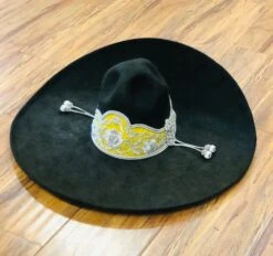 SOMBRERO DE CHARRO DE PELO DE CONEJO BORDADO EN PLATA CANUTILLO. CHARRO HAT HANDMADE. -HerraduraDeOro image 8445656c c782 4bbf 9519 e6dd990fbfb7