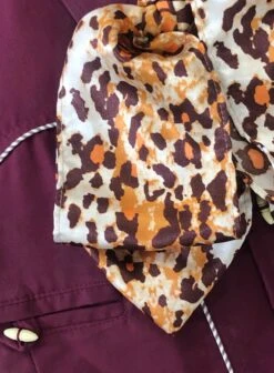 MOŇO DE CHARRO DE SEDA DE COLORS DE LEOPARDO GORGEOUS SILK LEOPARD CHARRO TIE -HerraduraDeOro image a3d18167 4df3 4a47 932e 699f5c6a4be8