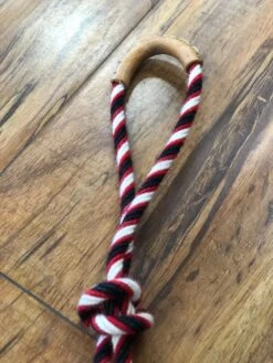 RIENDAS CHARRAS BLANCAS CON ROJAS Y NEGRO. WHITE AND RED AND BLACK CHARRO HORSE REINS -HerraduraDeOro image a94987fe 10ed 40b1 a237 60b791b01bad