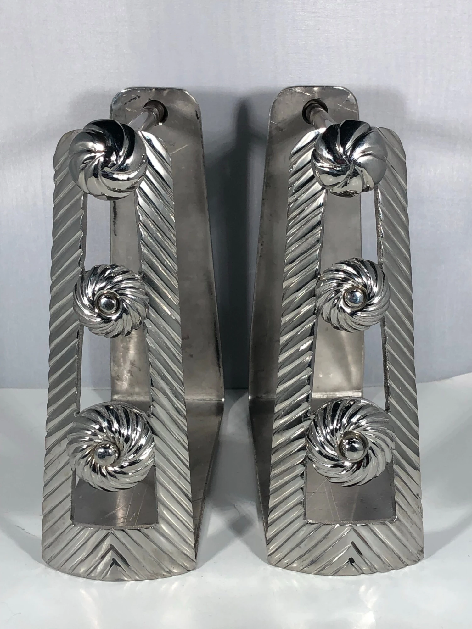 ESTRIBOS PARA MONTURA CHARRO DE ACERO INOXIDABLE. 1 ESTRIBOS PARA MONTURA CHARRO DE ACERO INOXIDABLE.