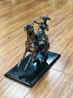 ESCARAMUZA -HerraduraDeOro image b36c2bdc 8989 42c3 839c 3a3a62a5387a