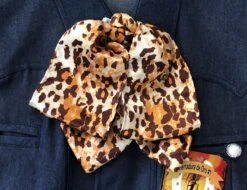 MOŇO DE CHARRO DE SEDA DE COLORS DE LEOPARDO GORGEOUS SILK LEOPARD CHARRO TIE -HerraduraDeOro image bd9bf220 597a 46e2 bdb1 d3783598c541