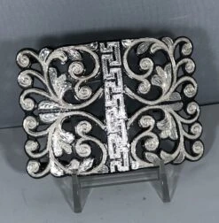 HEBILLA DE PAVON CALADA CON INCRUSTACIONES DE PLATA. ELABORADA DE ARTESANIA. CHARRO BELT BUCKLE -HerraduraDeOro image c7ccbdc0 7ec6 4512 94a4 556b618f8fce