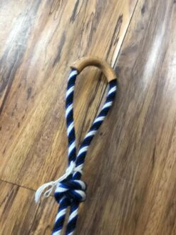 RIENDAS CHARRAS BLANCAS CON AZUL Y NEGRO. WHITE AND BLUE AND BLACK CHARRO HORSE REINS -HerraduraDeOro image d1eb2e52 11ed 4a2f 82e4 3eaefa737b45