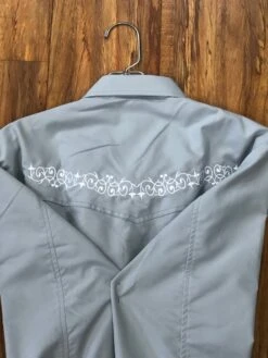 CAMISOLOA CHARRA BORDADA COLOR GRIS.GRAY COLOR CHARRO SHIRT -HerraduraDeOro image d3a21dda e5aa 4540 ae68 72d45763704f