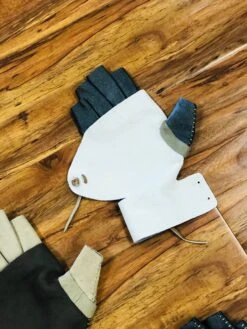 GUANTE ( MANILLAS ) PARA LAZAR DERECHO DE CHARRO -HerraduraDeOro image d3ef49a7 afba 47c7 851e 89afa413a32a