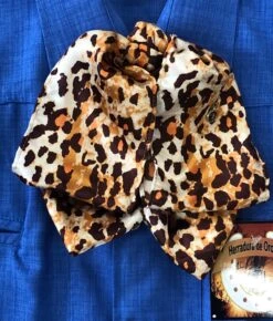 MOŇO DE CHARRO DE SEDA DE COLORS DE LEOPARDO GORGEOUS SILK LEOPARD CHARRO TIE -HerraduraDeOro image f6aba07f 3c78 4c7a ba80 24f9fa901dde