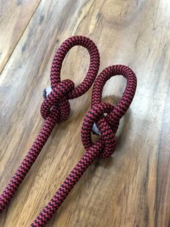 RIENDAS CHARRAS ROJO CON NEGRO. RED AND BLACK CHARRO HORSE REINS -HerraduraDeOro image fc445aef 186f 4370 b58b fafb7f6d3f6b